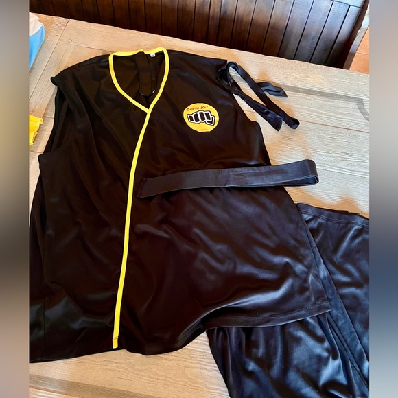 Men’s Cobra Kai Costume - Picture 1 of 4